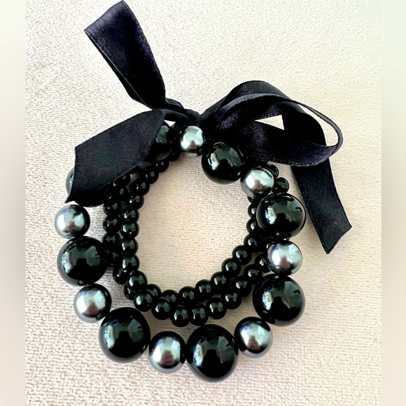 Fashion bracelet pearl finish stretchable, bow ribbon. - Picture 1 of 3